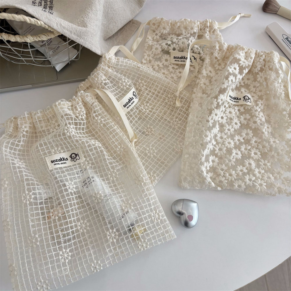 Lace Embroidered Daisy Mesh Dr - Cosmetic Bags ulasan dan harga
